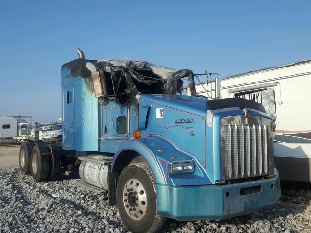 1XKDDU9X35J094636 - 2005 KENWORTH CONSTRUCTI BLUE photo 1