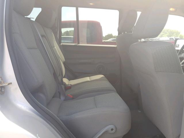 1J8HG48K27C588660 - 2007 JEEP COMMANDER SILVER photo 6