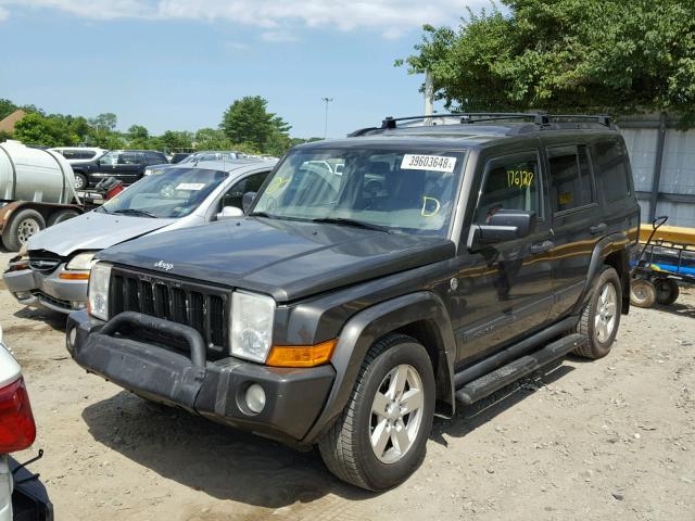 1J8HG48NX6C210773 - 2006 JEEP COMMANDER GREEN photo 2