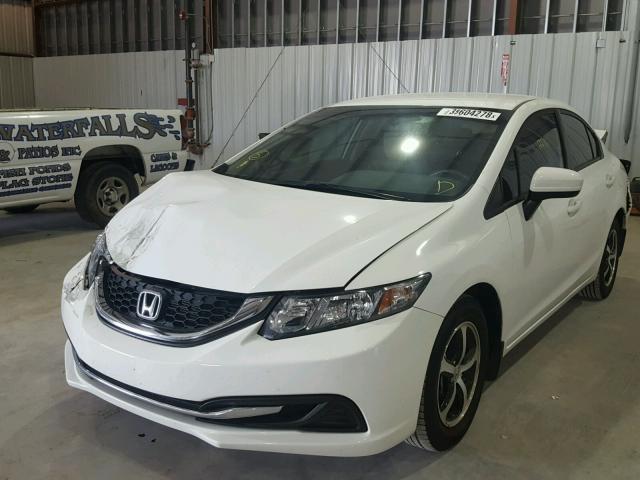 19XFB2F72FE087811 - 2015 HONDA CIVIC SE WHITE photo 2