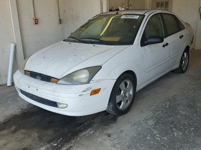 1FAFP38383W231273 - 2003 FORD FOCUS ZTS WHITE photo 2