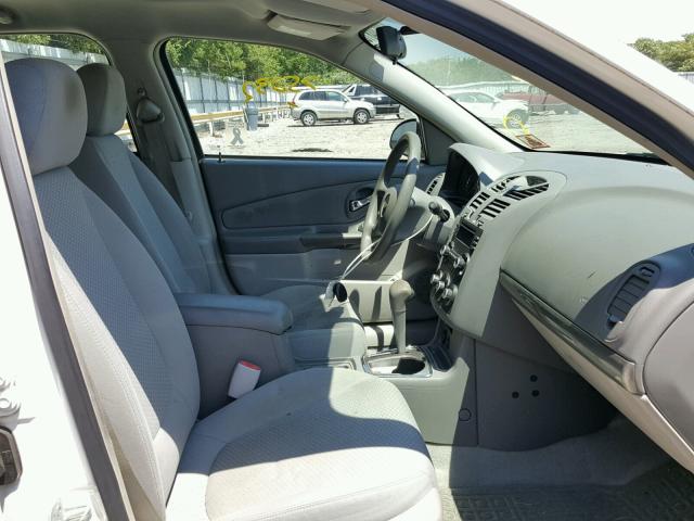 1G1ZS58N28F147288 - 2008 CHEVROLET MALIBU LS WHITE photo 5