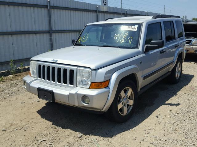 1J8HG48N36C232307 - 2006 JEEP COMMANDER SILVER photo 2