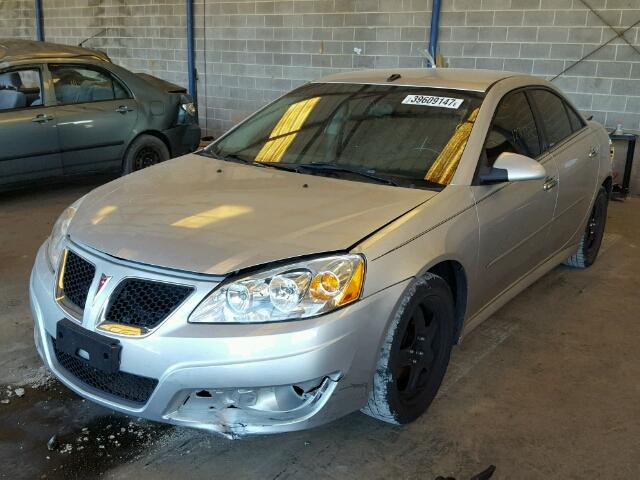 1G2ZA5E01A4160218 - 2010 PONTIAC G6 SILVER photo 2