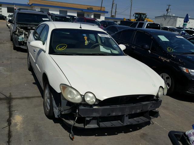 2G4WD532051260561 - 2005 BUICK LACROSSE C WHITE photo 1