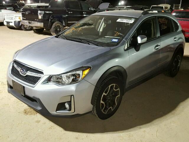 JF2GPABC3G8274121 - 2016 SUBARU CROSSTREK SILVER photo 2