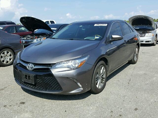 4T1BF1FK4GU203459 - 2016 TOYOTA CAMRY LE GRAY photo 2