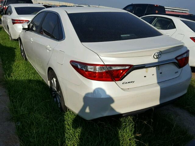 4T1BF1FK6HU731201 - 2017 TOYOTA CAMRY WHITE photo 3