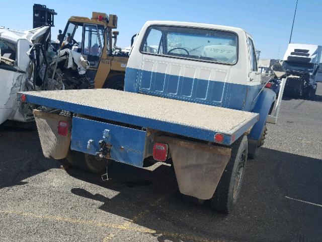 1FDNF70JXNVA19229 - 1992 FORD F700 BLUE photo 4