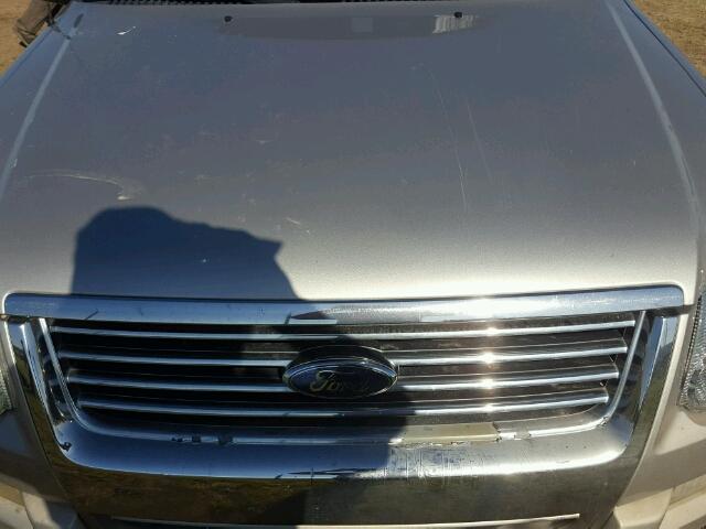 1FMEU63E68UA15655 - 2008 FORD EXPLORER SILVER photo 7