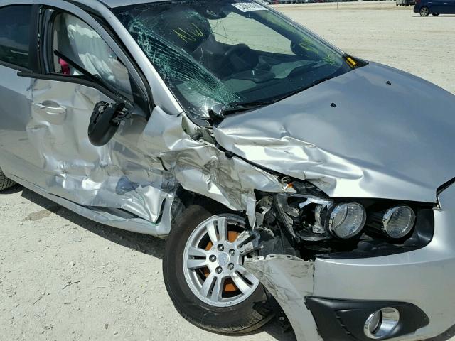 1G1JA5SH4C4230664 - 2012 CHEVROLET SONIC LS 银色 照片 9