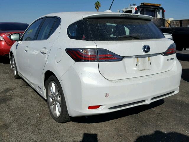 JTHKD5BH7B2031183 - 2011 LEXUS CT 200 WHITE photo 3