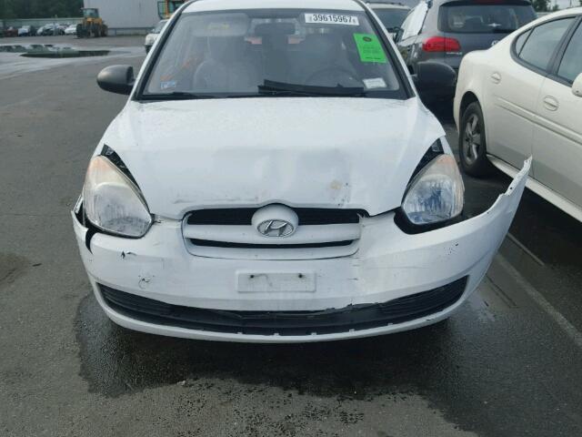 KMHCM36C89U138620 - 2009 HYUNDAI ACCENT GS WHITE photo 7