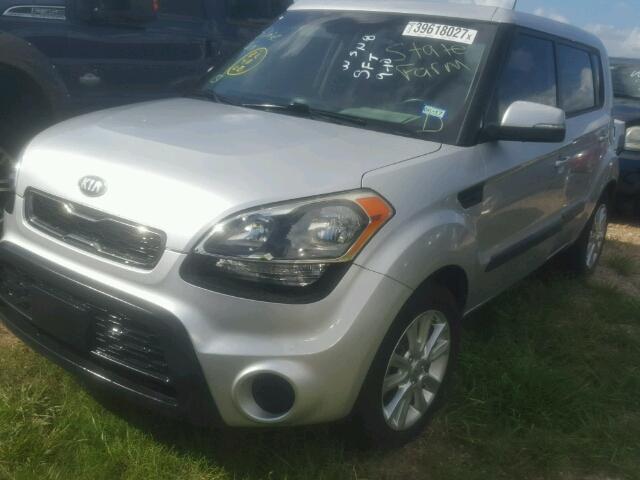 KNDJT2A64D7485721 - 2013 KIA SOUL SILVER photo 2