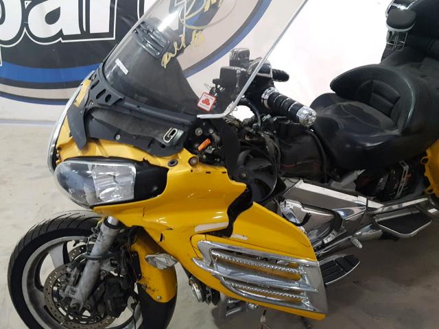 1HFSC47G3AA903447 - 2010 HONDA GL1800 YELLOW photo 9