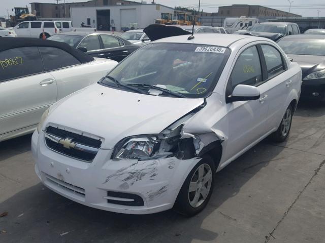 KL1TD5DE6AB063251 - 2010 CHEVROLET AVEO LS WHITE photo 2
