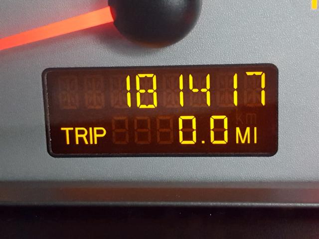 1G8AW12F04Z195071 - 2004 SATURN ION LEVEL YELLOW photo 8