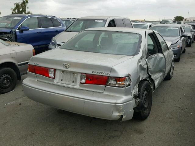 JT2BG22K2Y0470808 - 2000 TOYOTA CAMRY CE WHITE photo 4