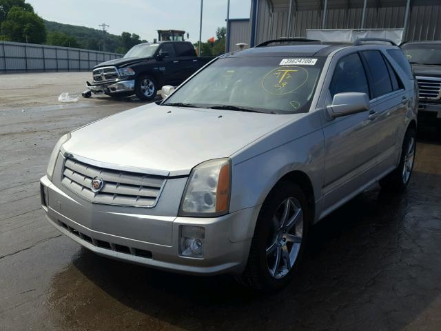 1GYEE637380100957 - 2008 CADILLAC SRX SILVER photo 2