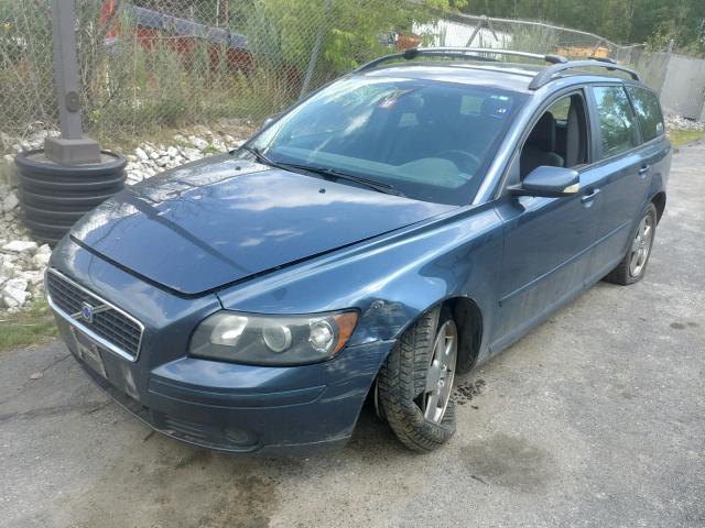 YV1MJ682452058111 - 2005 VOLVO V50 T5 BLUE photo 2