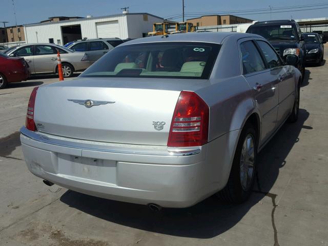 2C3KA63H47H706263 - 2007 CHRYSLER 300C SILVER photo 4