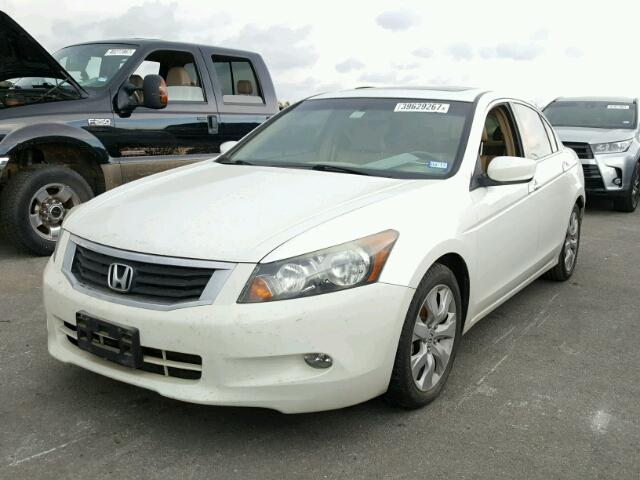 1HGCP36819A003795 - 2009 HONDA ACCORD WHITE photo 2