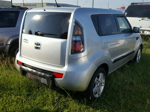 KNDJT2A20A7162727 - 2010 KIA SOUL + SILVER photo 4