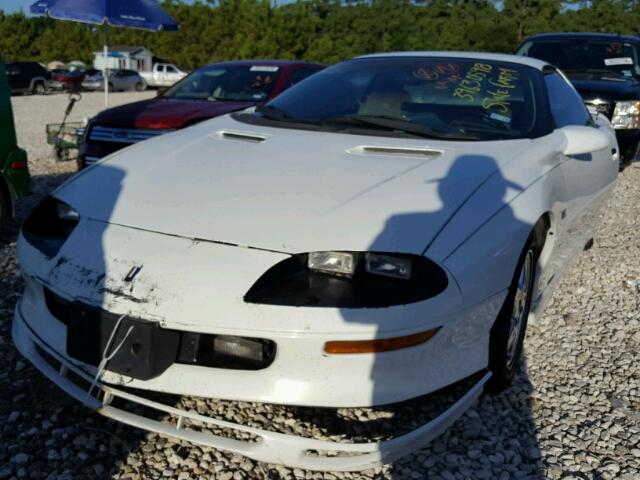 2G1FP22K9V2158271 - 1997 CHEVROLET CAMARO BAS WHITE photo 2