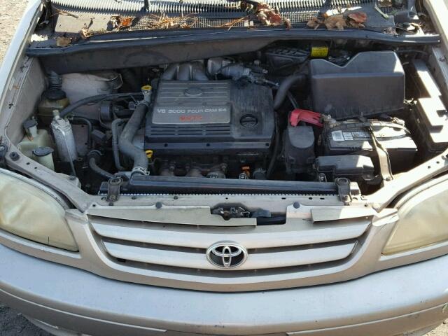 4T3ZF13C92U484041 - 2002 TOYOTA SIENNA LE GOLD photo 7