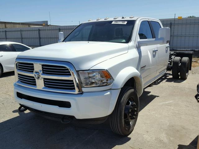 3C7WRNFL8GG115288 - 2016 RAM 5500 WHITE photo 2