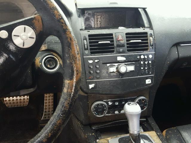 WDDGF56X58R027836 - 2008 MERCEDES-BENZ C 350 WHITE photo 9