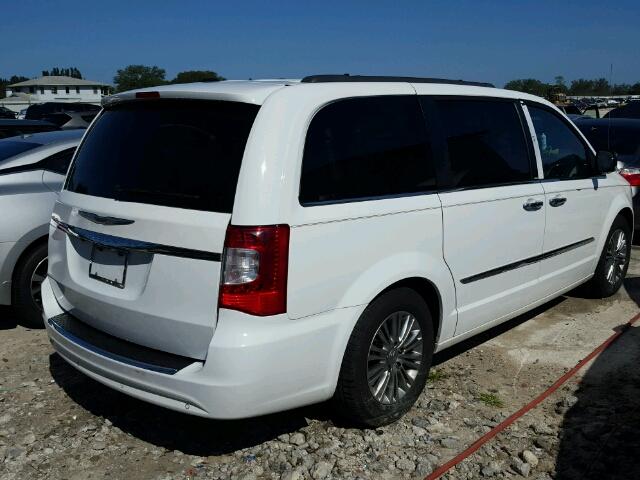 2C4RC1CG9DR815807 - 2013 CHRYSLER TOWN & COU WHITE photo 4