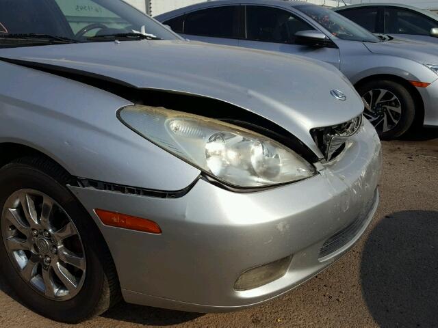 JTHBF30G420039388 - 2002 LEXUS ES 300 SILVER photo 9