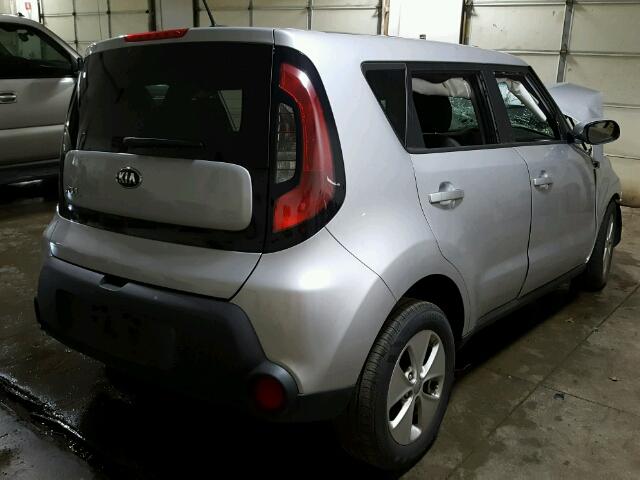 KNDJN2A27G7872016 - 2016 KIA SOUL SILVER photo 4