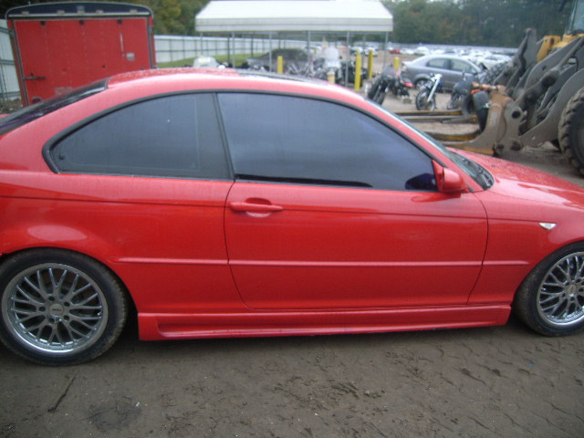 WBABD53464PL11399 - 2004 BMW 330 CI RED photo 10