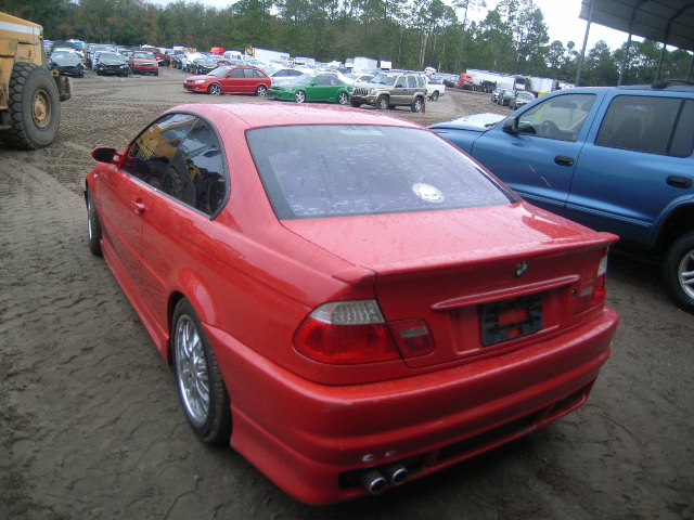 WBABD53464PL11399 - 2004 BMW 330 CI RED photo 3