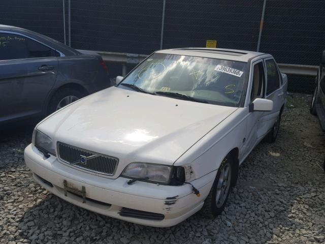 YV1LS55A3X2619352 - 1999 VOLVO S70 WHITE photo 2