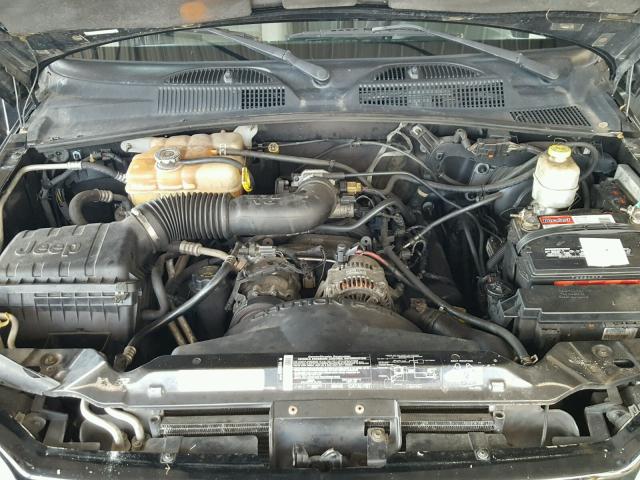 1J4GK38K14W202021 - 2004 JEEP LIBERTY RE BLACK photo 7