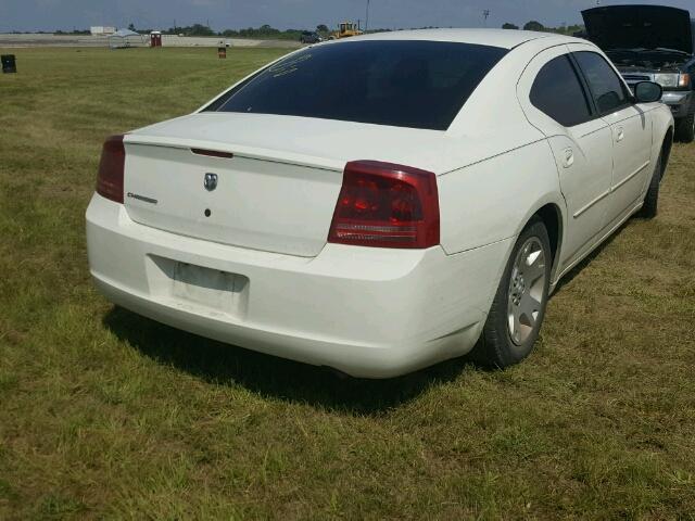 2B3KA43R06H389753 - 2006 DODGE CHARGER WHITE photo 4