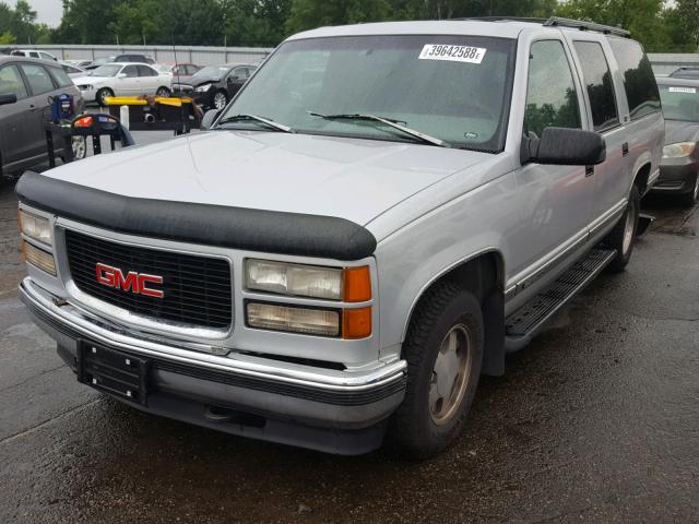 1GKEC16R8TJ734350 - 1996 GMC SUBURBAN C SILVER photo 2