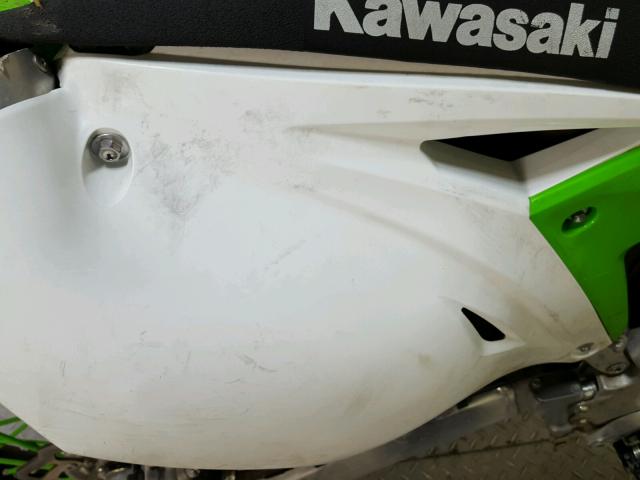 JKAKXGHC9GA000783 - 2016 KAWASAKI KX450 F GREEN photo 16