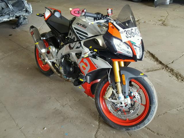 ZD4TYUA06GS000616 - 2016 APRILIA TUONO V4 1 SILVER photo 1