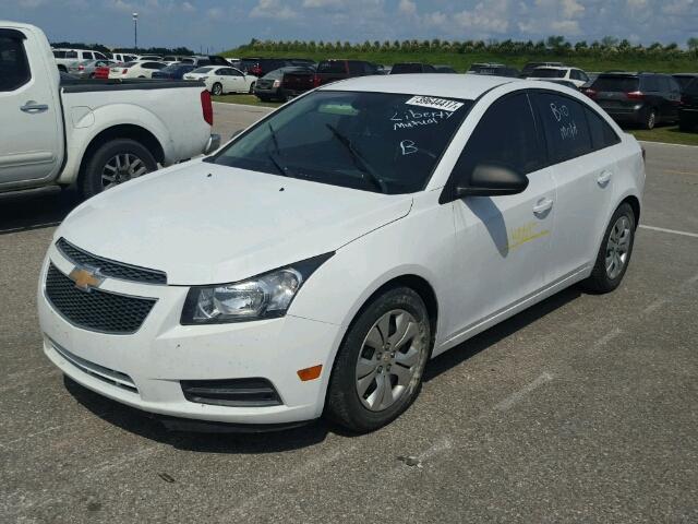 1G1PA5SHXD7134614 - 2013 CHEVROLET CRUZE LS WHITE photo 2