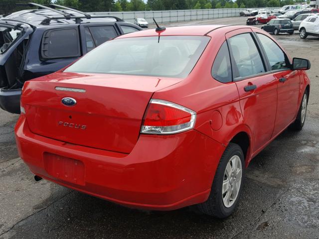 1FAHP34N58W141036 - 2008 FORD FOCUS S/SE RED photo 4
