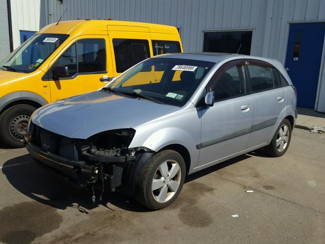 KNADE163376235099 - 2007 KIA RIO 5 SX SILVER photo 2