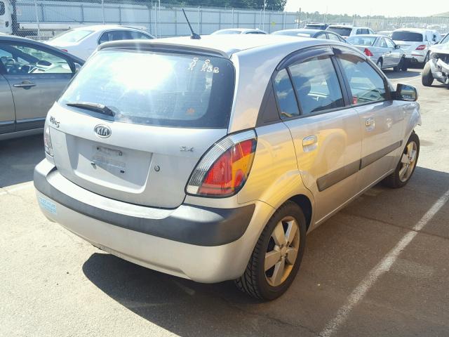 KNADE163376235099 - 2007 KIA RIO 5 SX SILVER photo 4