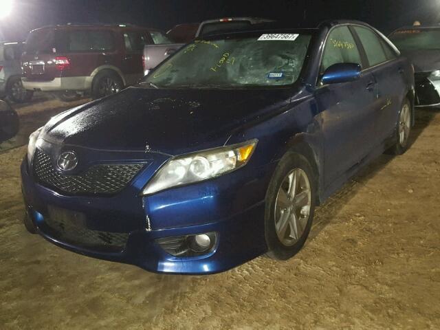 4T1BF3EK4AU555655 - 2010 TOYOTA CAMRY BASE BLUE photo 2