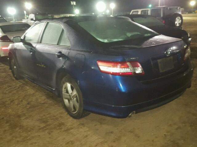 4T1BF3EK4AU555655 - 2010 TOYOTA CAMRY BASE BLUE photo 3