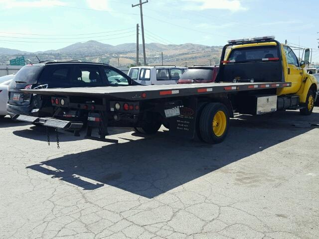 3FRNF65F85V102703 - 2005 FORD F650 SUPER YELLOW photo 4