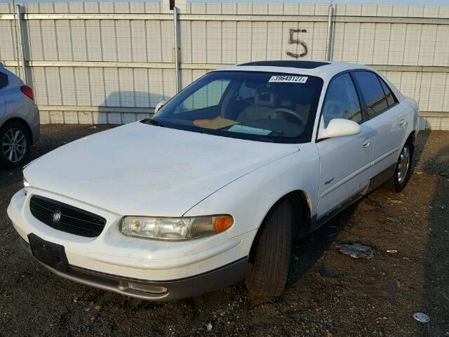 2G4WF5216X1471124 - 1999 BUICK REGAL GS/G WHITE photo 2